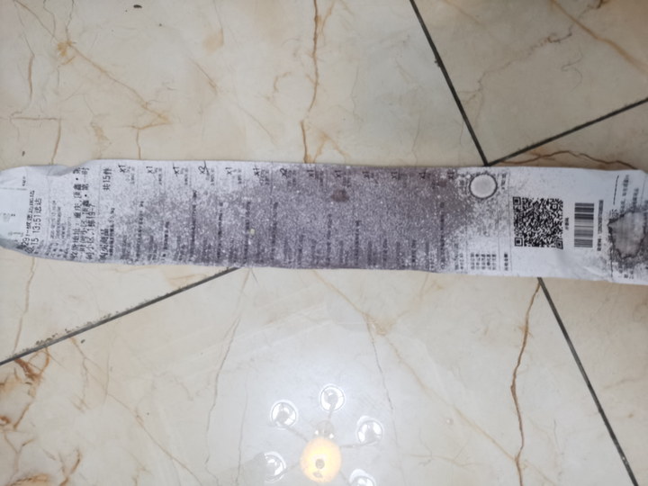 秋葵视频无限制加油站碰到酒精为什么会变黑？