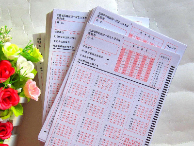 答题卡一般是什么纸质？